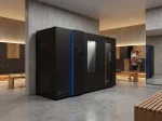 Druschke cryoE2 all-in-one Kältekammer steht in einem Umkleideraum von einem Fitnessstudio
